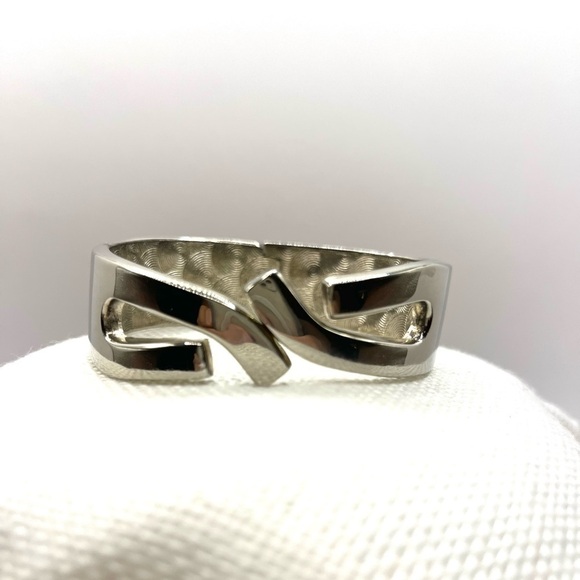 Bracelet Contemporary Style Big Bold hinged Clapper-style silver plated cuff - Picture 1 of 9